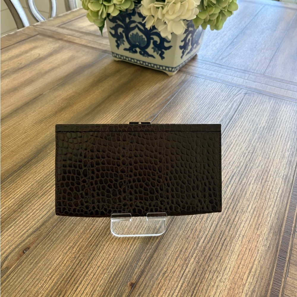 Vintage Brown-Burgandy Croc-Embossed Women's Clutch Wallet.  Like new no flaws.